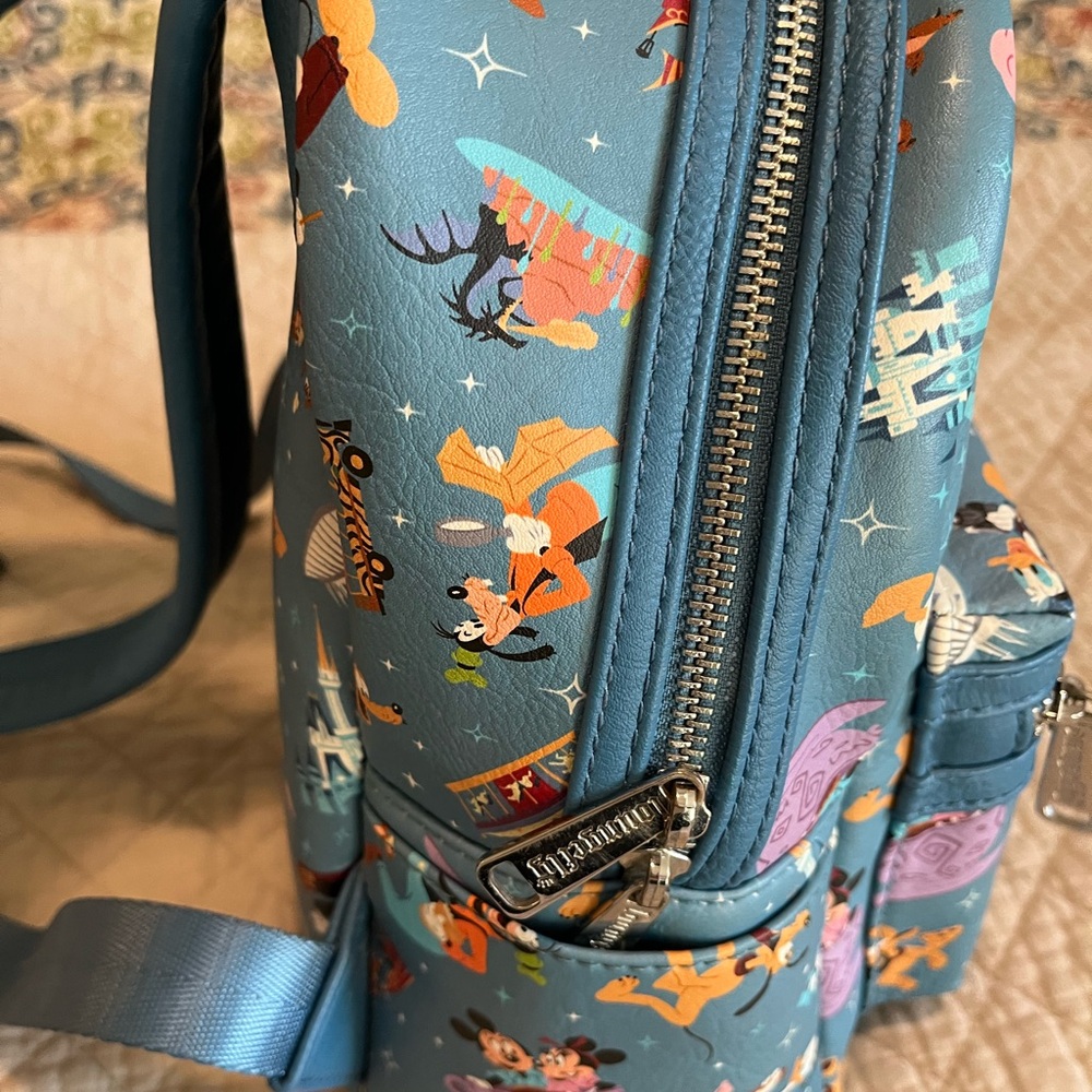 Disney Loungefly mini back pack - Picture 4 of 4